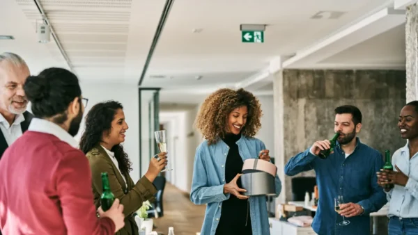 21 Best Farewell Gift Ideas To Make Goodbyes More Memorable